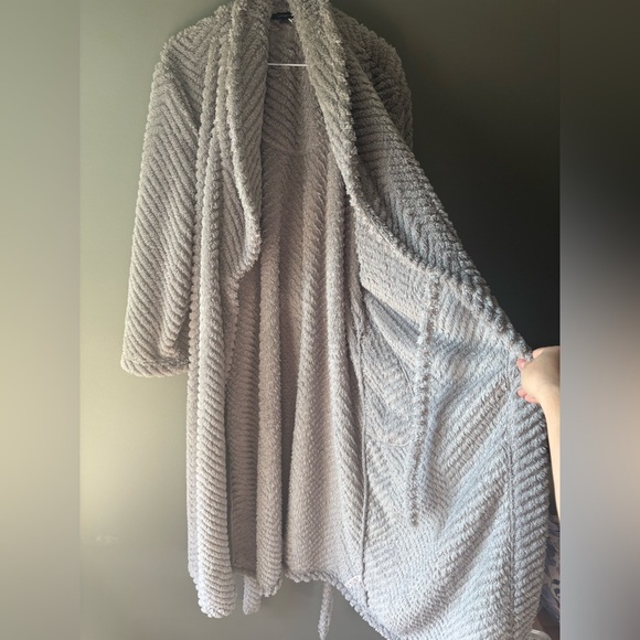 Tamara H. Size Large Luxurious Gray Faux Fur House Coat, belt, pockets - Picture 3 of 7